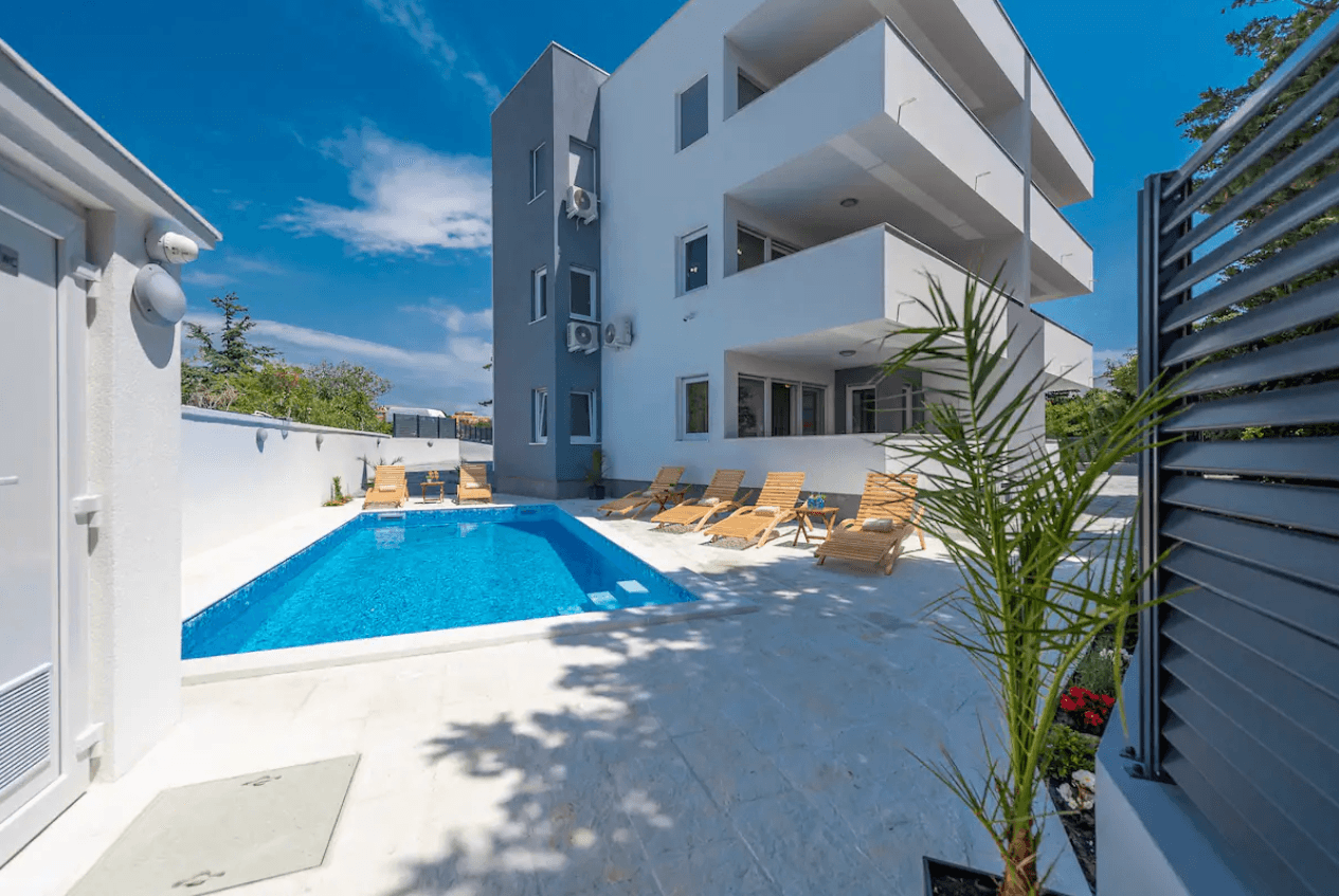 Mel-Mari Studio con piscina en Novalja