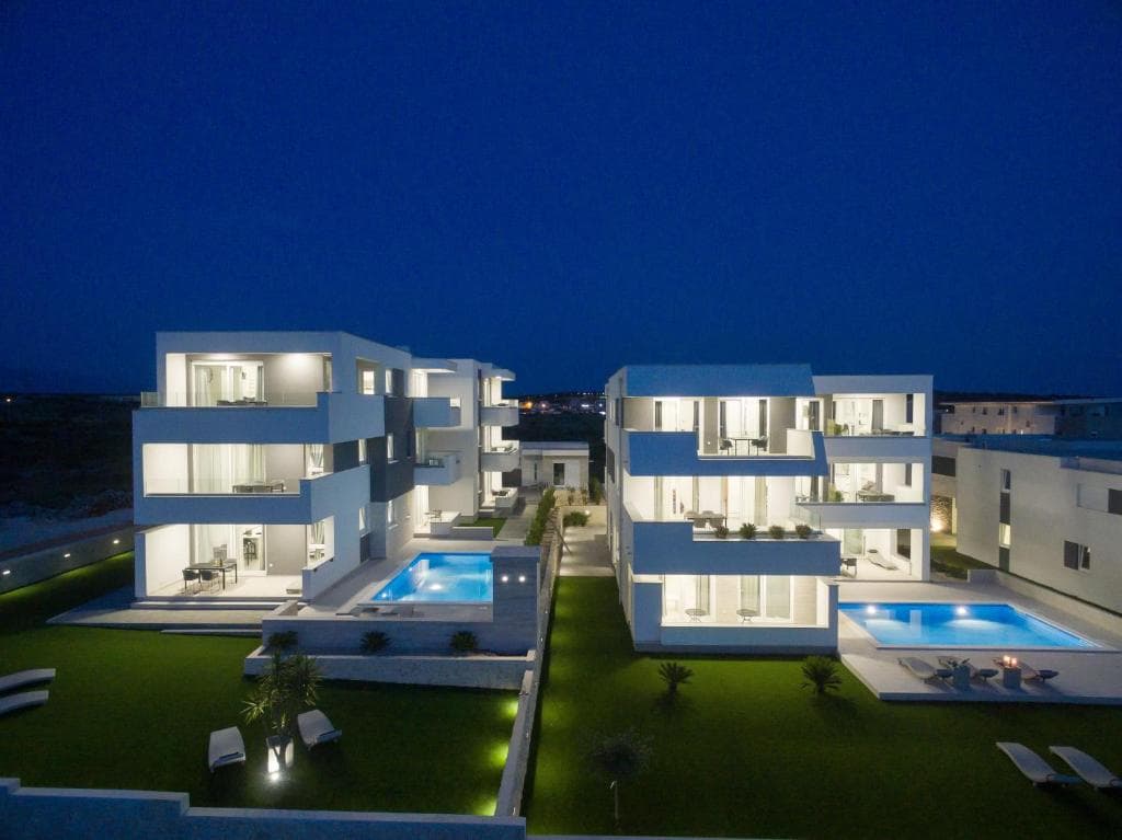 Apartamento Pool Maris B 4 con terraza en Novalja